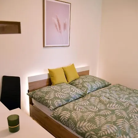 Daire Apartment, Sun Terrace, Privat Parking