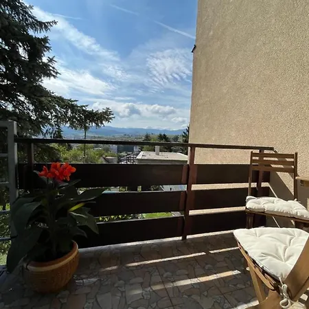 Lejlighed Apartment, Sun Terrace, Privat Parking, 7 Minutes Walk To The Center Banská Bystrica