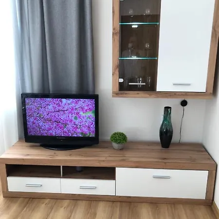 Apartment, Sun Terrace, Privat Parking, 7 Minutes Walk To The Center Lejlighed *